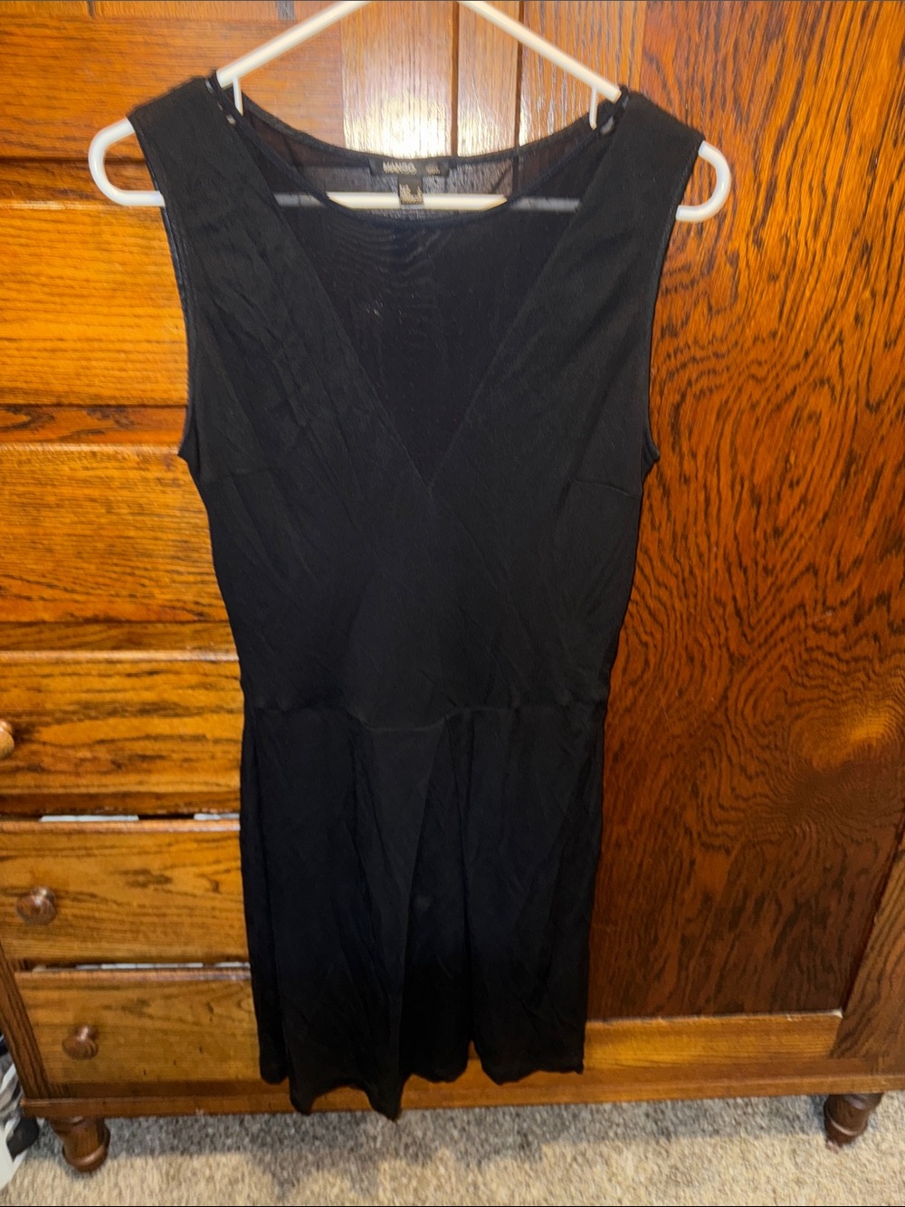 Mango Black V‑Neck Sleeveless Midi Dress